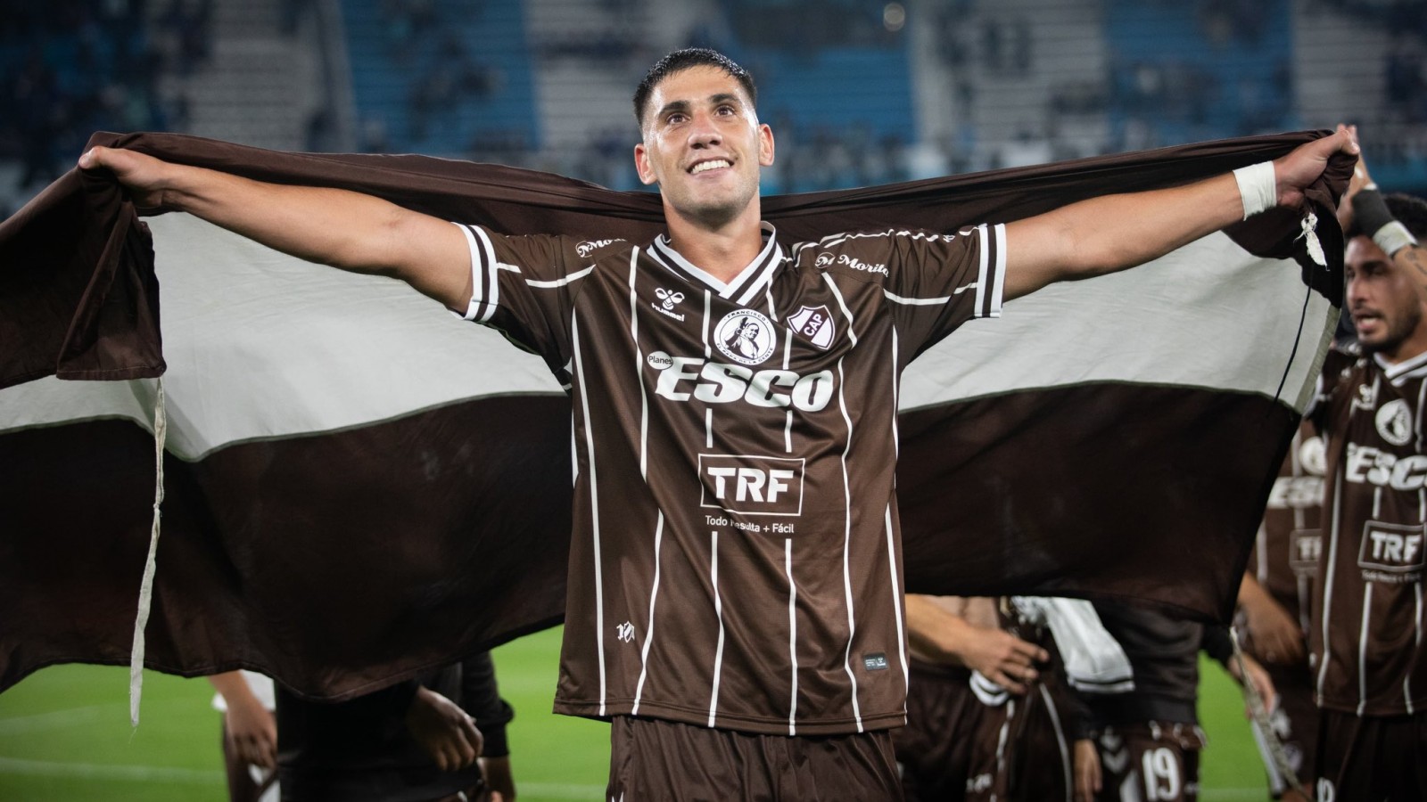 Platense dio el golpe en Avellaneda: eliminó a Racing y avanza a cuartos del Torneo Apertura